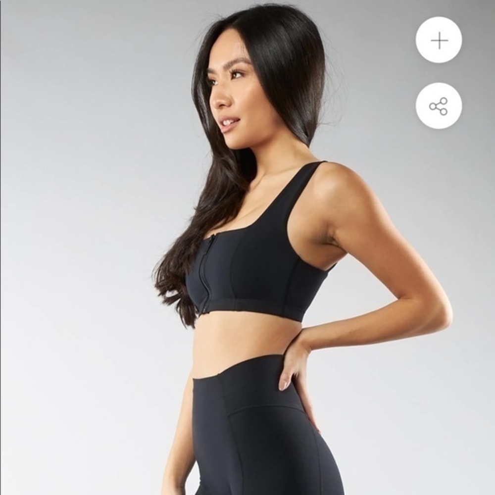 BuffBunny Dive Zip Sports Bra - Picture 3 of 7